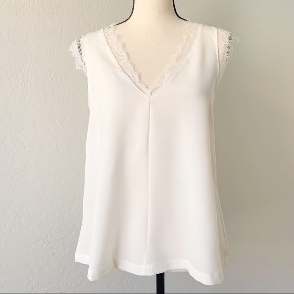 Scalloped Lace White Top - Picture 5 of 7